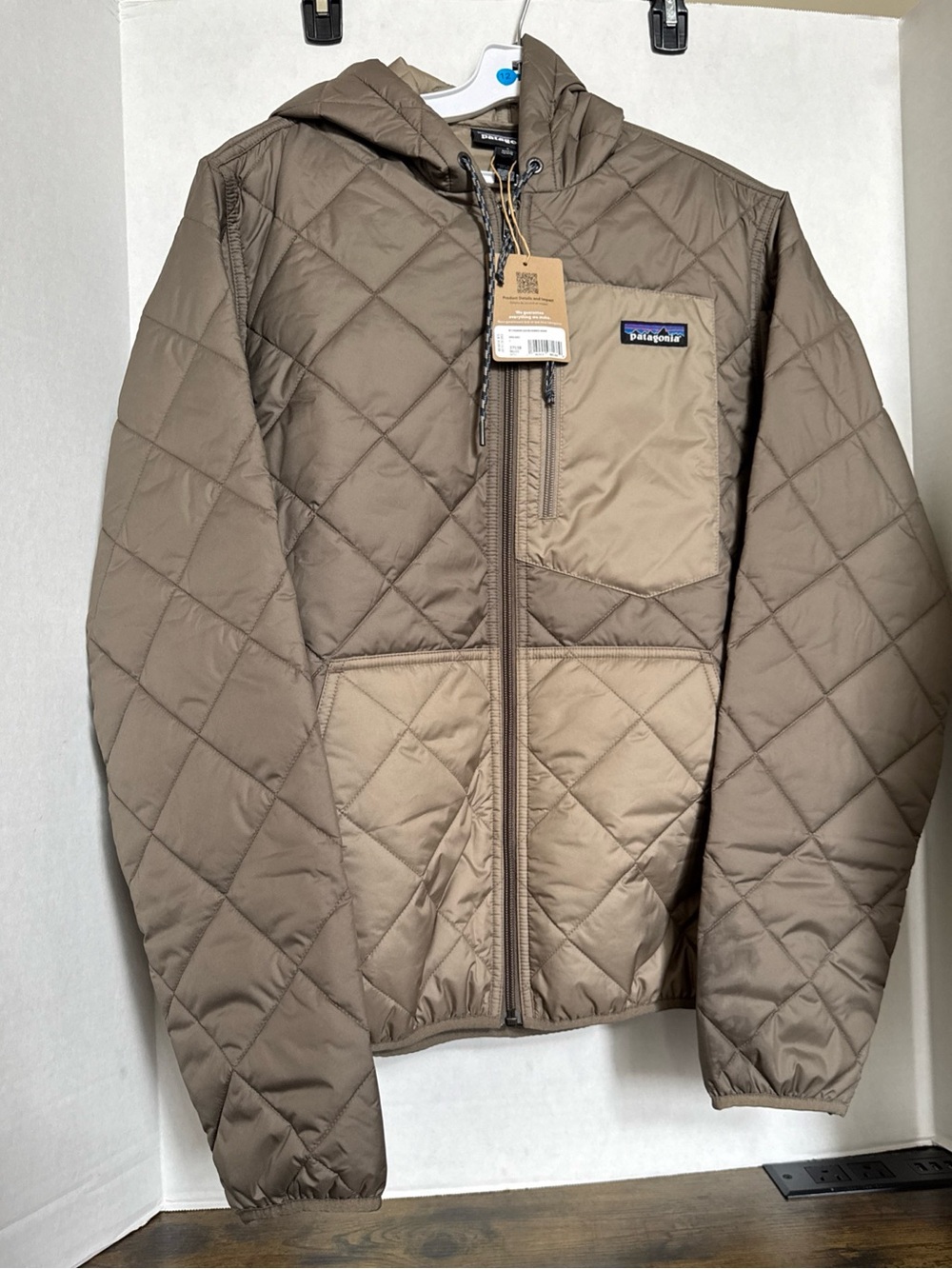 Patagonia Diamond Quilted Bomber Hoody Wing Grey New Mens Size Small 27610 - Picture 1 of 13
